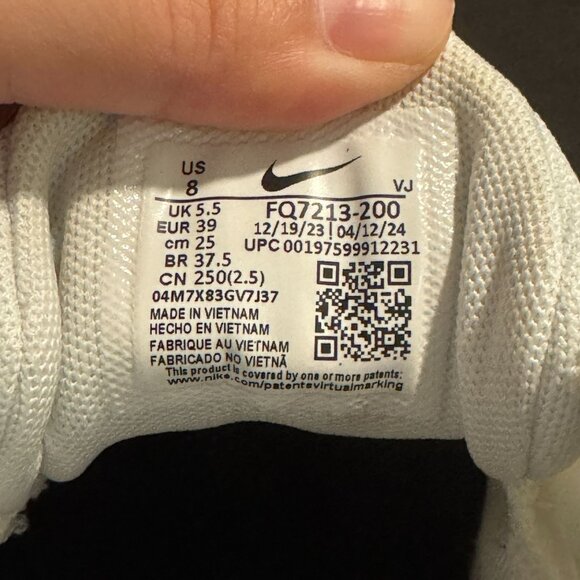 Nike Versair Premium Ltd. Womens Sneaker Workout, FQ7213-200, Size 8 WORN ONCE - Picture 10 of 10